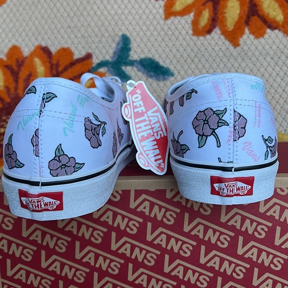Vans Authentic
(Thank You Floral) True White 
VNOA2Z5119L

MEN’s sneakers - Picture 14 of 16